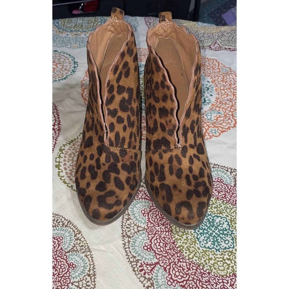 Faux Suede Leopard Ankle Boots Chunky Heels Size 7.5 By Beast Fashion - Picture 5 of 5